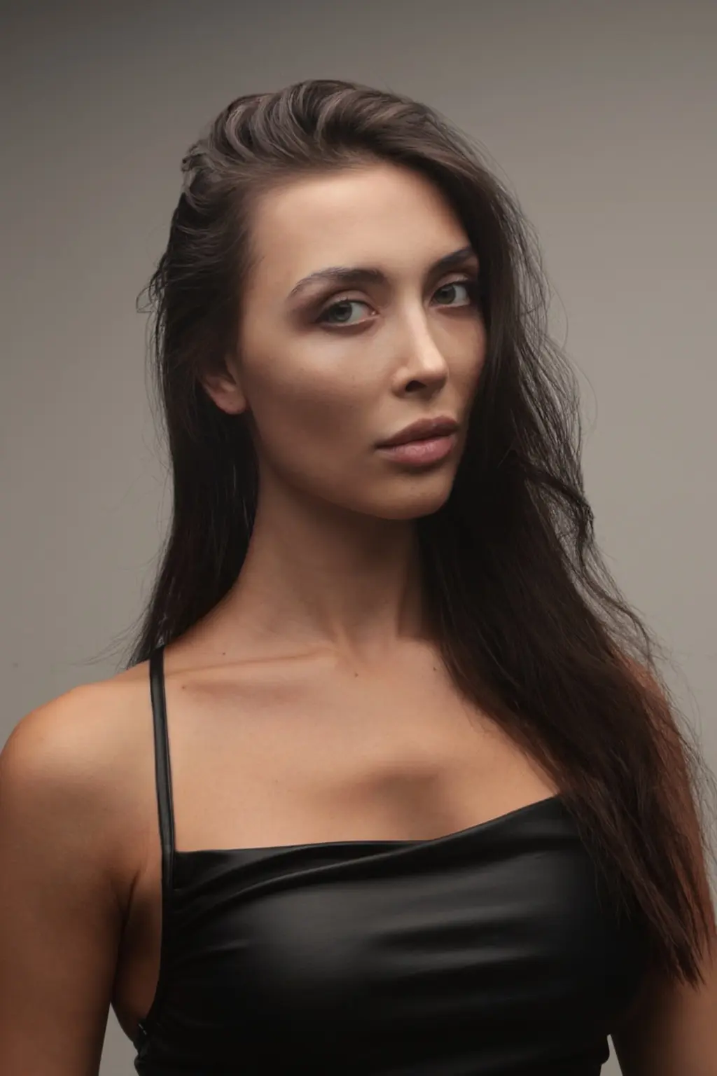 Julia Mindar dramatic editorial studio portrait