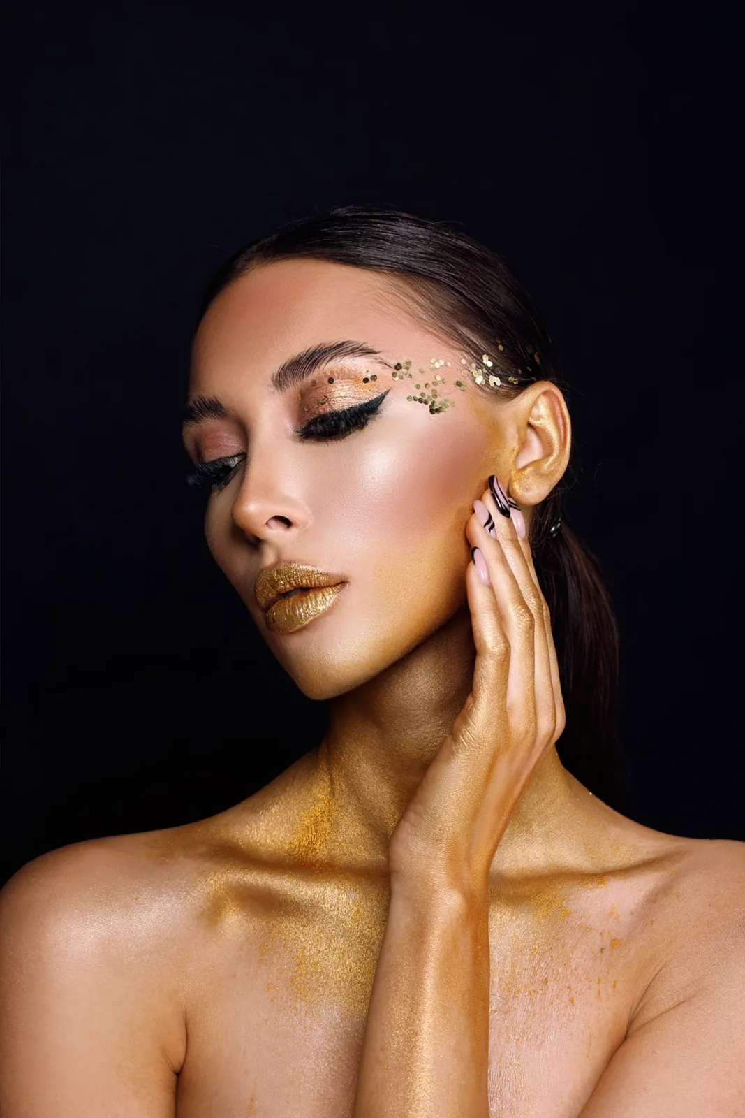Julia Mindar, Los Angeles model - beauty portfolio