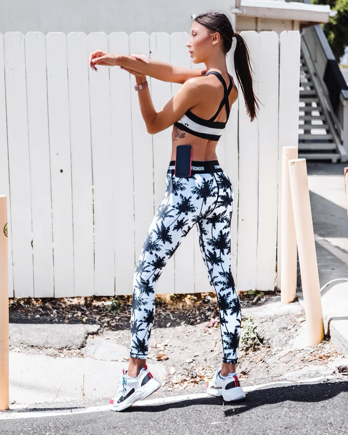 Julia Mindar, Los Angeles model - fitness portfolio
