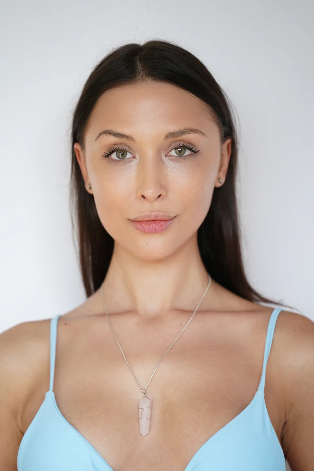 Julia Mindar, Los Angeles model - portrait & headshots portfolio